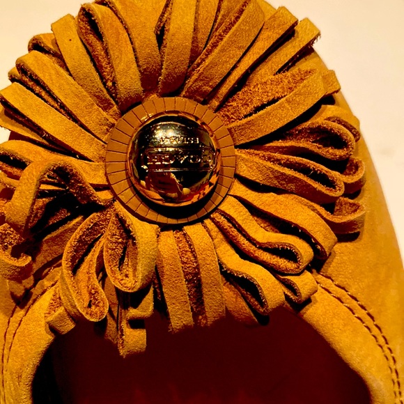 Coach Beautiful Nude Suede Gold Leather Lining Logo Flower Flats - Picture 10 of 12